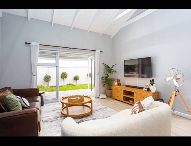 2 BEDROOM HOUSE SOLD IN KLEIN PARYS